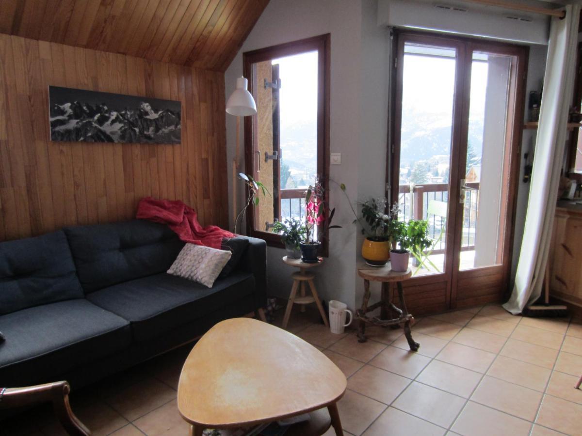 Chez Cat Et Christophe , Chambre Calme Et Lumineuse Chez L'Habitant Avec Vue ギエストル エクステリア 写真